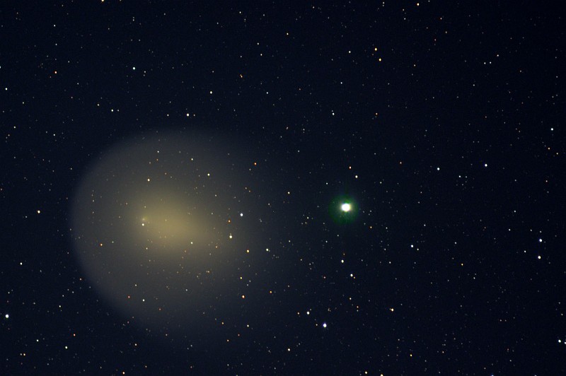 Comete_Holmes_LRGB_2_2_2_2_images_2b.jpg - Com�te Holmes pr�s de l'�toile Mirfak (Pers�e)- LRGB 2:2:2:2 - William Optics Megrez 80 APO - ST-8XME - Renens 17/11/2007