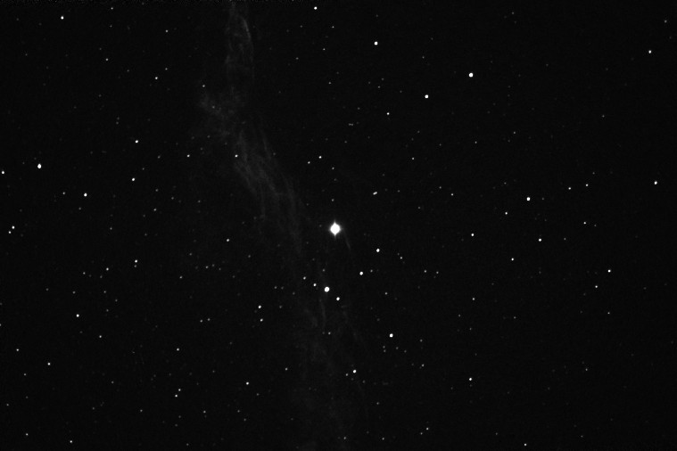 NGC6960_Ha_20070714.png - NGC 6960 (Ha  5min - binning 2x2)- LX200GPS f/6.3 - ST-8XME (0�C) - Renens 14/07/2007