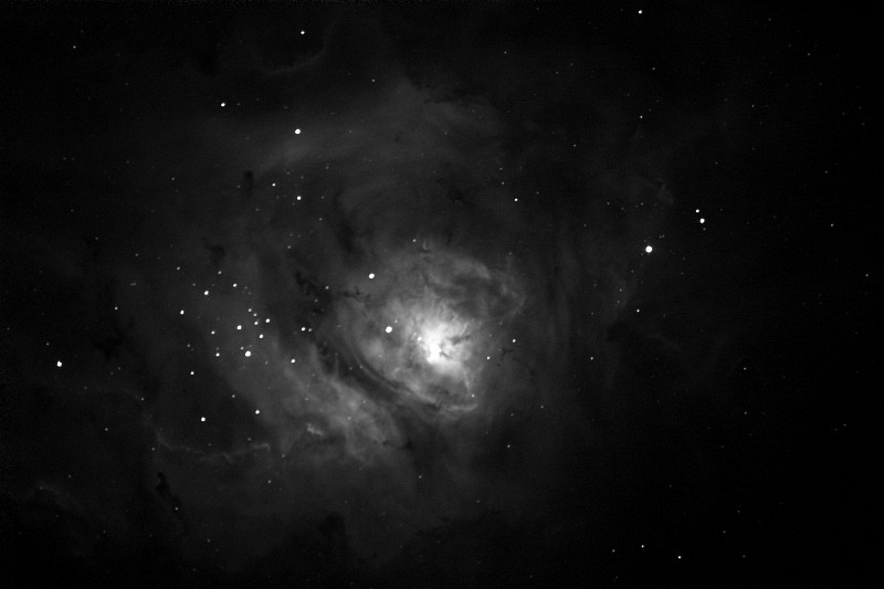 M008_Ha_20070714.png - M8 - N�buleuse du Lagon (Ha 10 min binning 1x1) - LX200GPS f/6.3 - ST-8XME (0�C) - Renens 14/07/2007