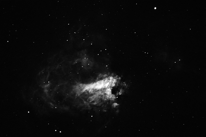 M017_Ha_20070714.png - M17 - N�buleuse Om�ga (Ha 5 min binning 1x1) - LX200GPS f/6.3 - ST-8XME (0�C) - Renens 14/07/2007