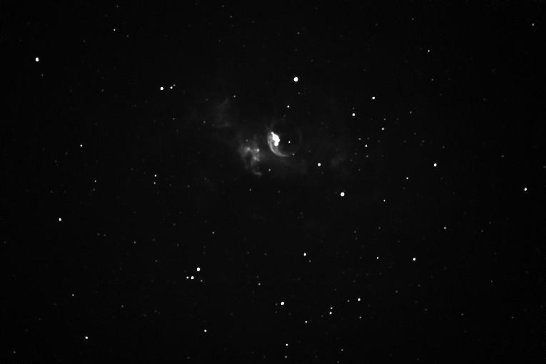 NGC_7635_Ha_30m_image_1.png - NCG 7635 - N�buleuse de la Bulle (Ha 30 min binning 2x2) - LX200GPS f/6.3 - ST-8XME (-10�C) - Renens 25/08/2007